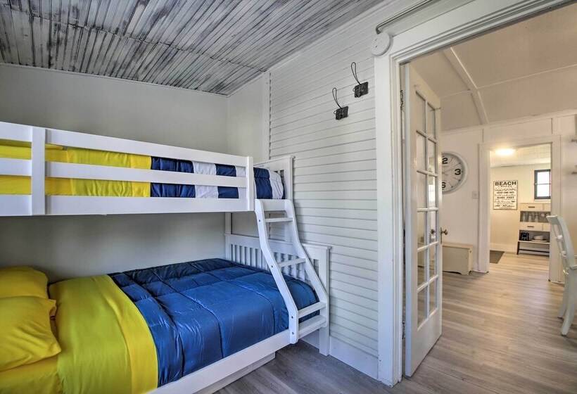 Cozy Cottage W/ Fire Pit: 1 Mi To Lake Mi Beaches!