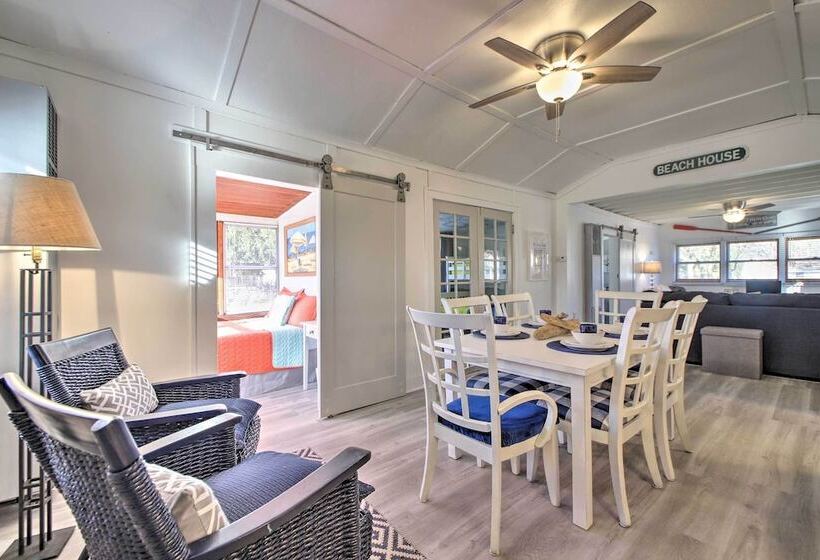 Cozy Cottage W/ Fire Pit: 1 Mi To Lake Mi Beaches!