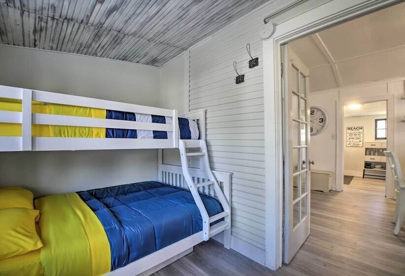 Cozy Cottage W/ Fire Pit: 1 Mi To Lake Mi Beaches!