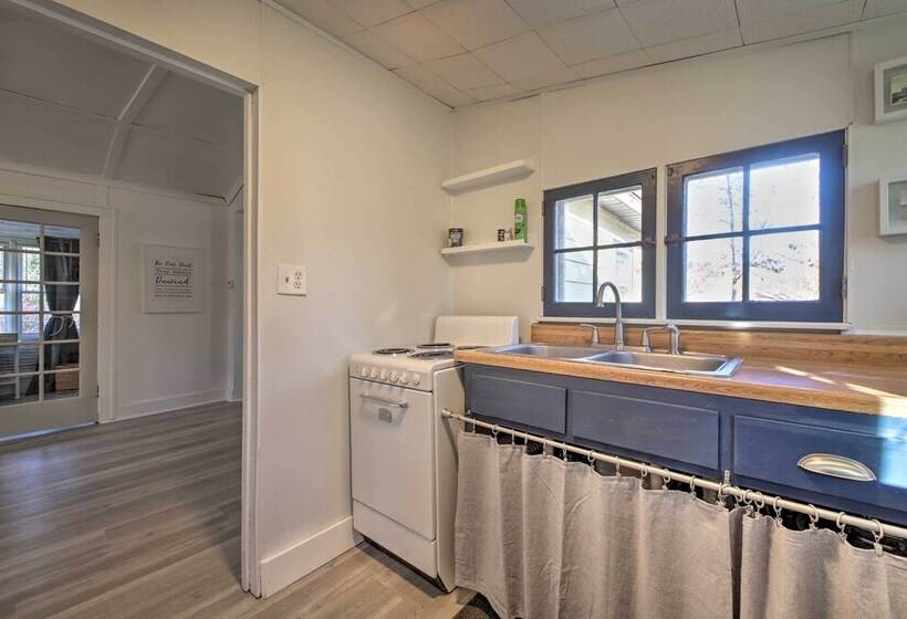 Cozy Cottage W/ Fire Pit: 1 Mi To Lake Mi Beaches!