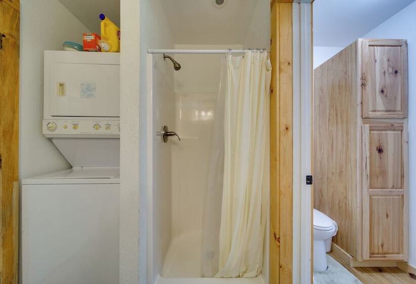 Cozy Countryside Cabin In Robie Creek Park!