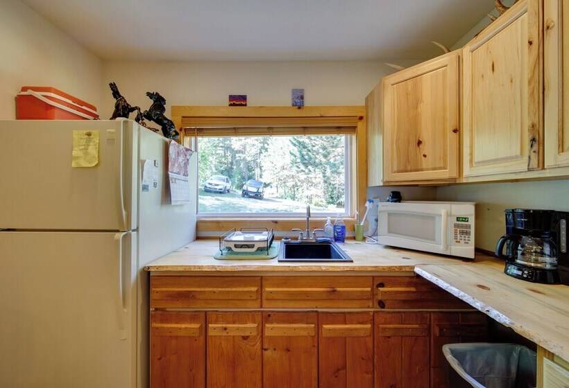 Cozy Countryside Cabin In Robie Creek Park!