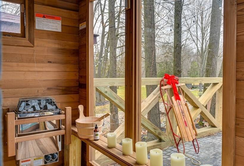 Custom Built Clarklake Cabin: Sauna & Cold Plunge!