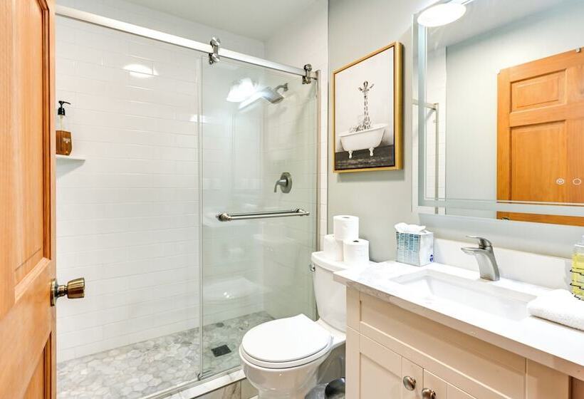 Custom Built Clarklake Cabin: Sauna & Cold Plunge!