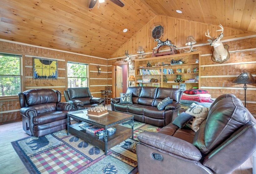 Custom Built Clarklake Cabin: Sauna & Cold Plunge!