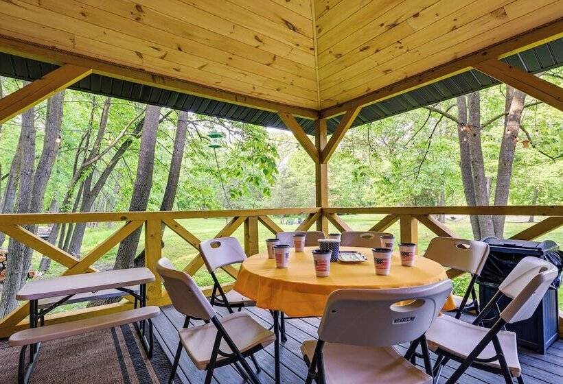 Custom Built Clarklake Cabin: Sauna & Cold Plunge!