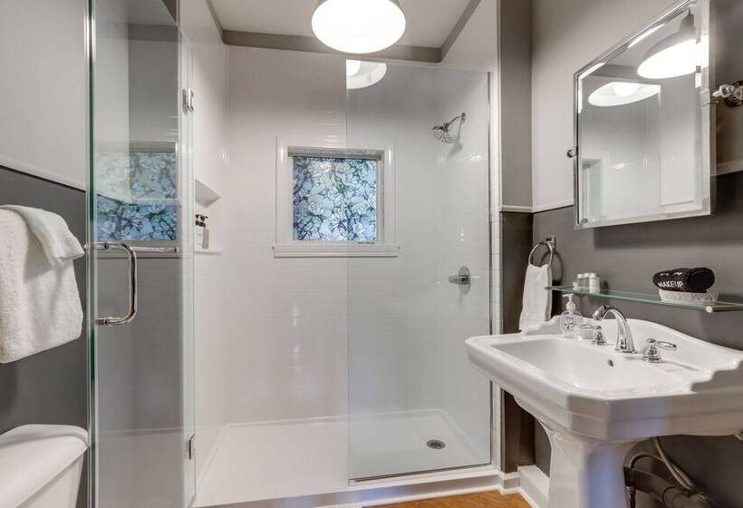 Cozy Eureka Springs Cottage, Walk To Dtwn!