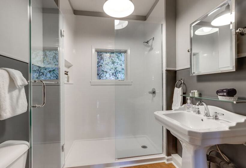 Cozy Eureka Springs Cottage, Walk To Dtwn!