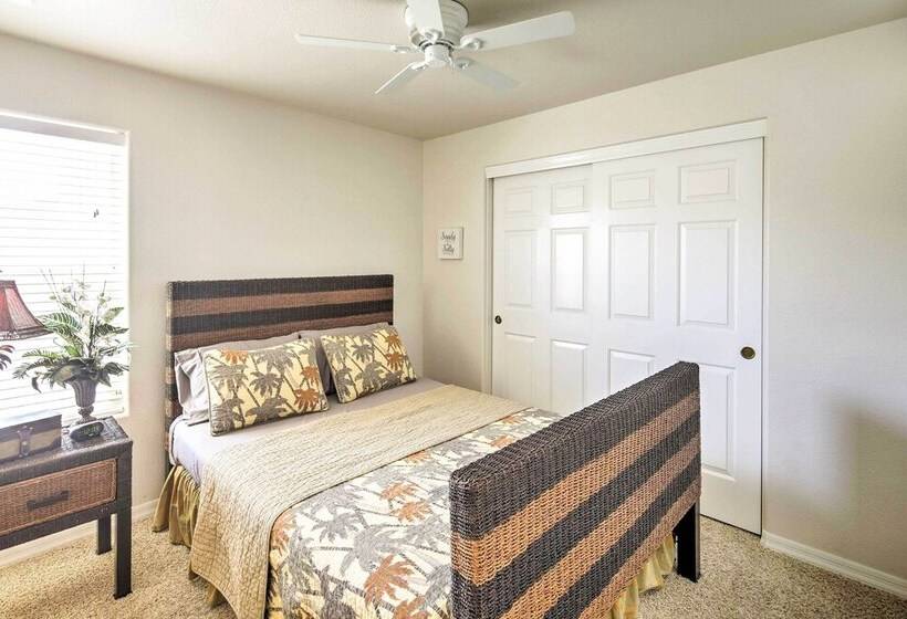 Cozy Lake Havasu City Retreat W/ Deck & Pool Table