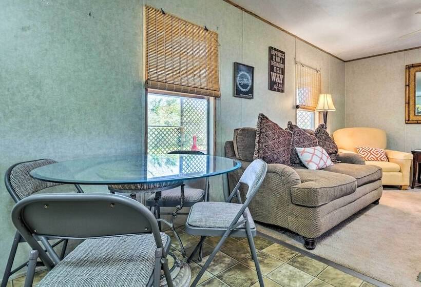 Cozy Gulf Breeze Home, 3 Mi To East Bay!