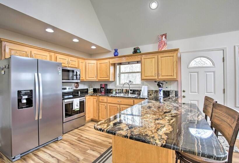 Cozy Hayesville Retreat W/ Deck & Mtn Views!