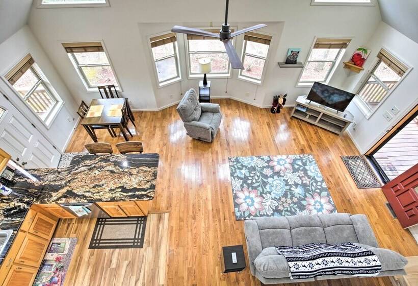 Cozy Hayesville Retreat W/ Deck & Mtn Views!