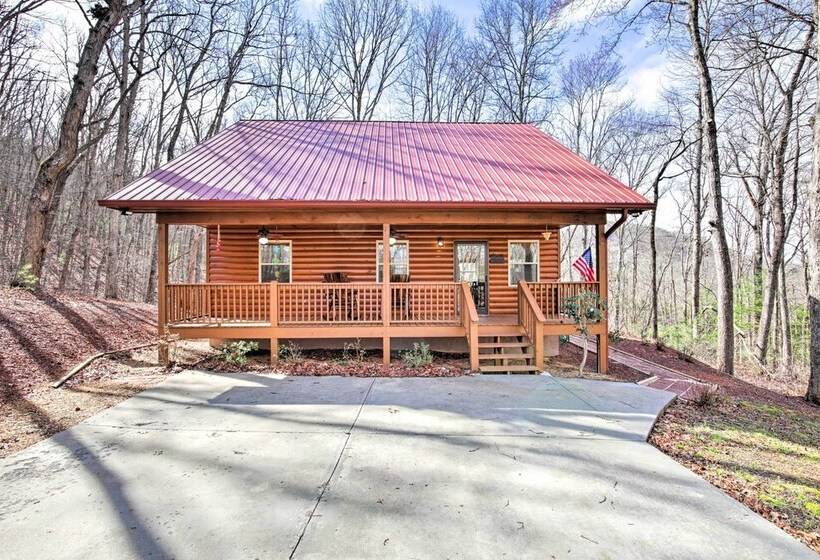 Cozy Hayesville Retreat W/ Deck & Mtn Views!
