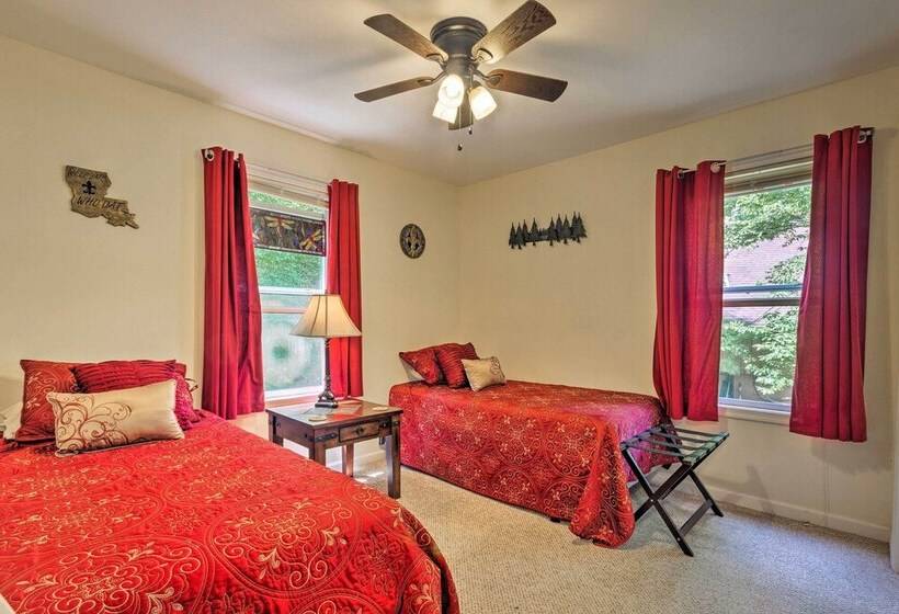 Beech Mountain Home W/ Covered Deck, Near Skiing!