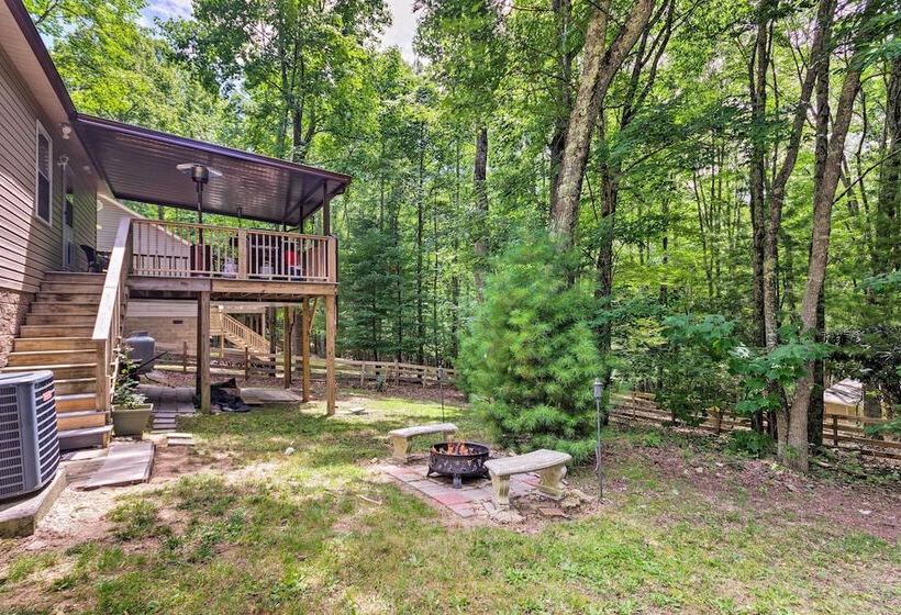 Beech Mountain Home W/ Covered Deck, Near Skiing!