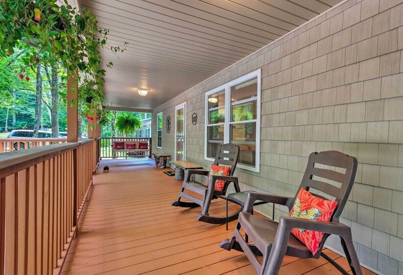 Beech Mountain Home W/ Covered Deck, Near Skiing!