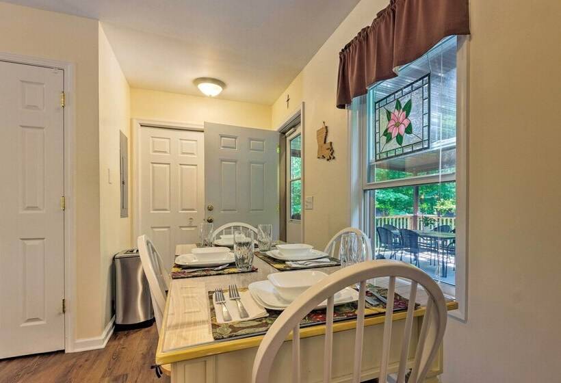 Beech Mountain Home W/ Covered Deck, Near Skiing!