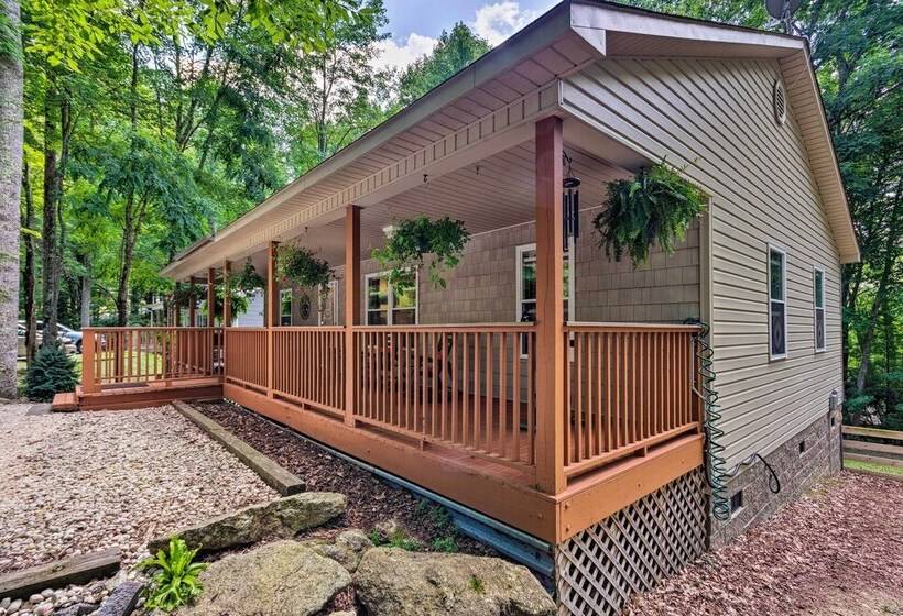 Beech Mountain Home W/ Covered Deck, Near Skiing!