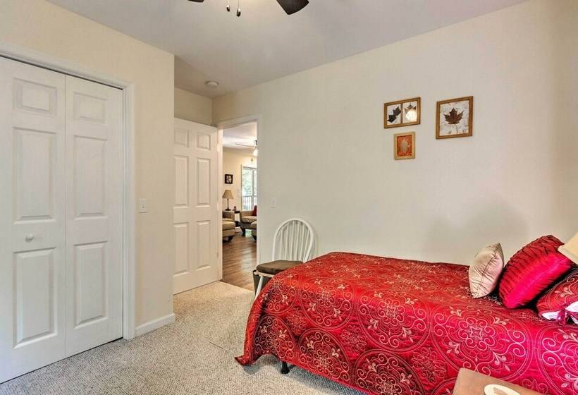 Beech Mountain Home W/ Covered Deck, Near Skiing!