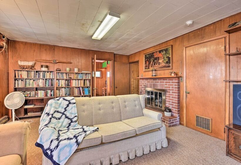 Cozy Home W/ Private Patio & Views, Hiking On Site