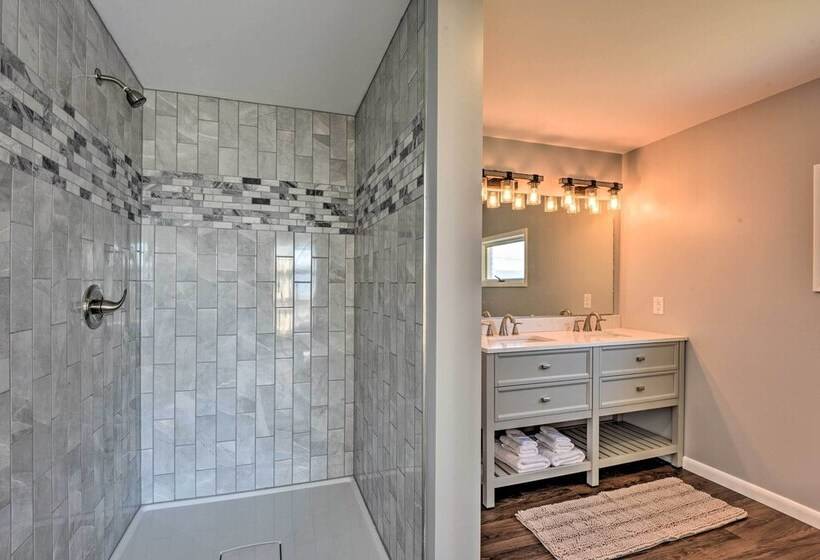 Cozy Home W/ Private Patio & Views, Hiking On Site