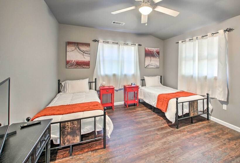 Modern Hot Springs Retreat ~ 8 Mi To Nat L Park