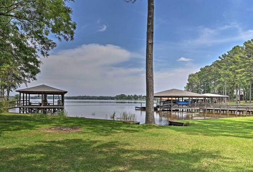 Cozy Lakefront Benton Home ~ 20 Mi To Shreveport!