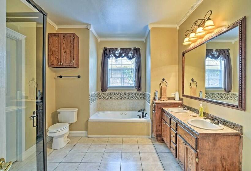 Cozy Lakefront Benton Home ~ 20 Mi To Shreveport!