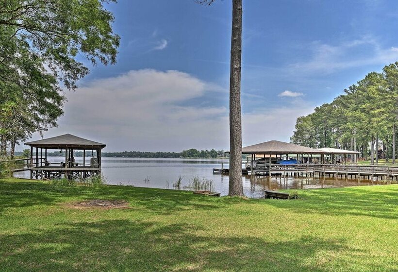 Cozy Lakefront Benton Home ~ 20 Mi To Shreveport!