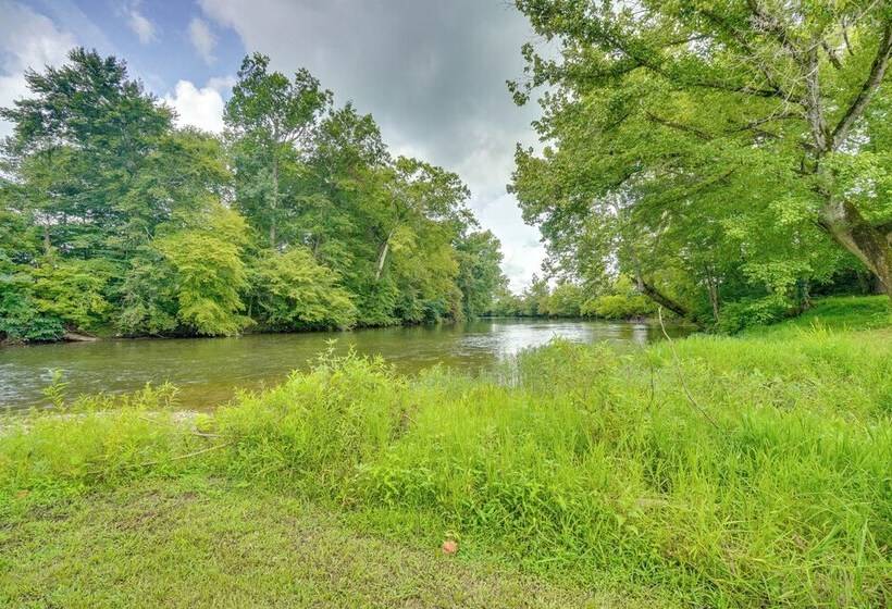 Riverfront Cabin Near Smoky Mountain National Park