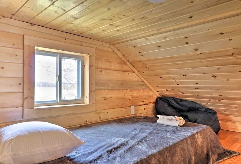 Riverfront Cabin Near Smoky Mountain National Park