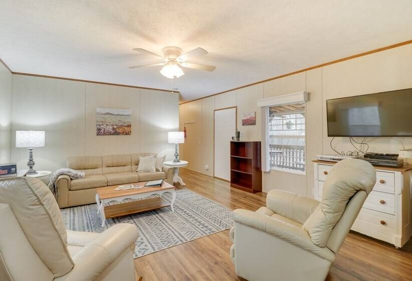 Cozy Louisa Cottage Stay W/ Fire Pit!