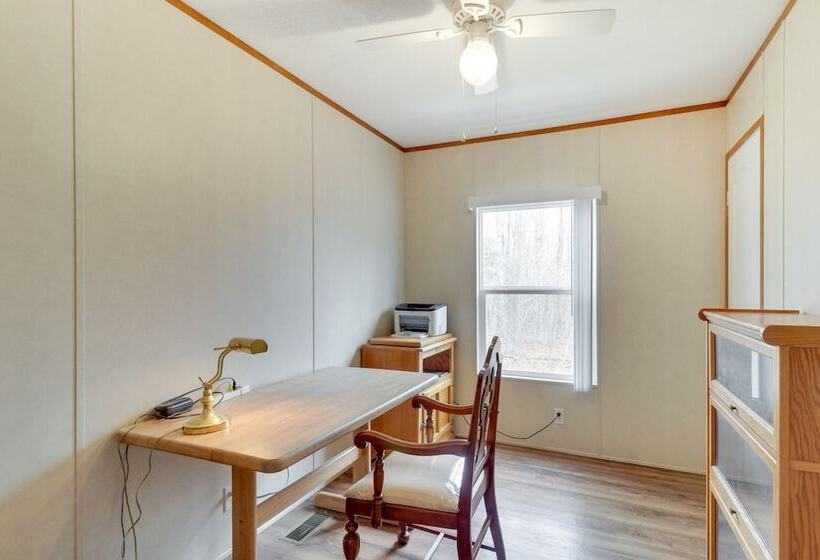 Cozy Louisa Cottage Stay W/ Fire Pit!