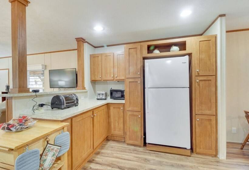 Cozy Louisa Cottage Stay W/ Fire Pit!