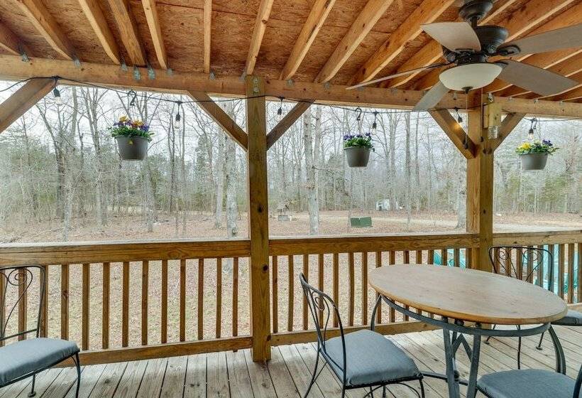 Cozy Louisa Cottage Stay W/ Fire Pit!