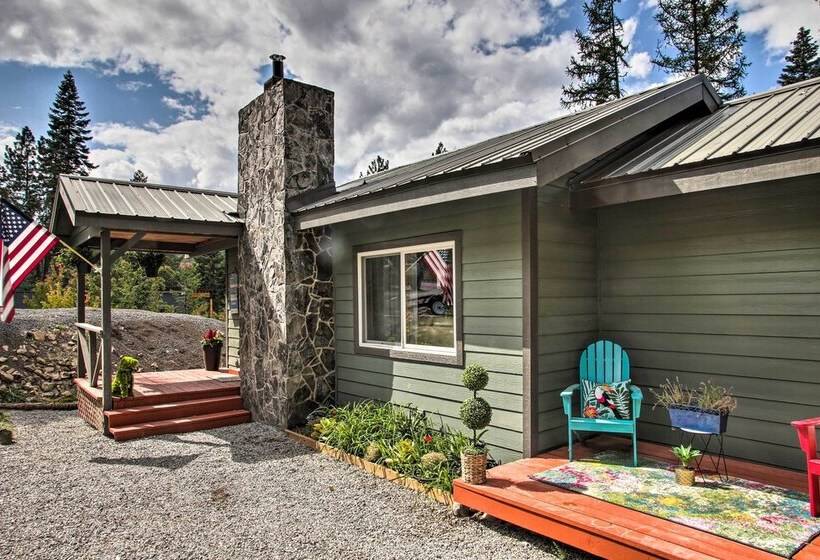 Cozy Pet Friendly Coeur D Alene Lake Cottage!