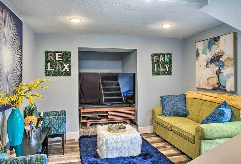 Cozy Pet Friendly Coeur D Alene Lake Cottage!