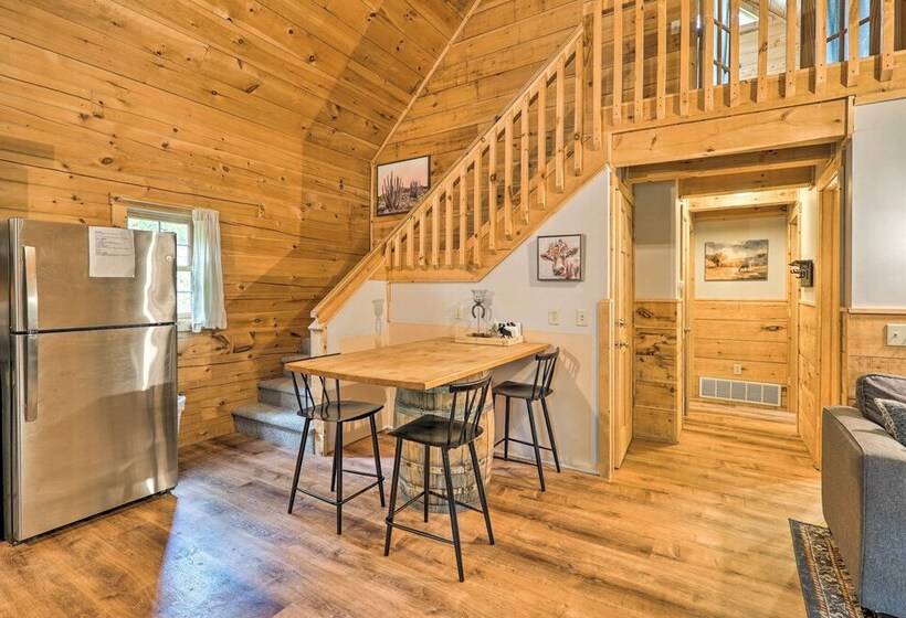 Cozy Retreat W/ Porch & Double Jj Resort Access!
