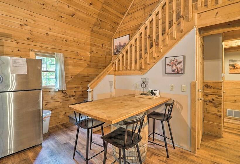 Cozy Retreat W/ Porch & Double Jj Resort Access!