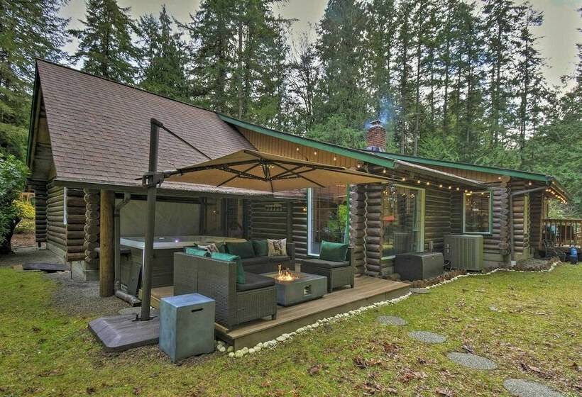 Cozy Seabeck Hideaway W/ Hot Tub & Fire Pits