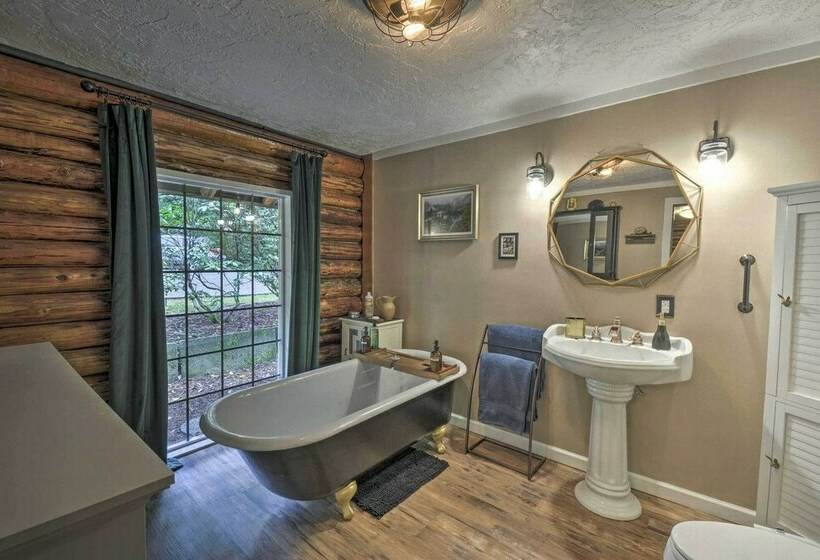 Cozy Seabeck Hideaway W/ Hot Tub & Fire Pits