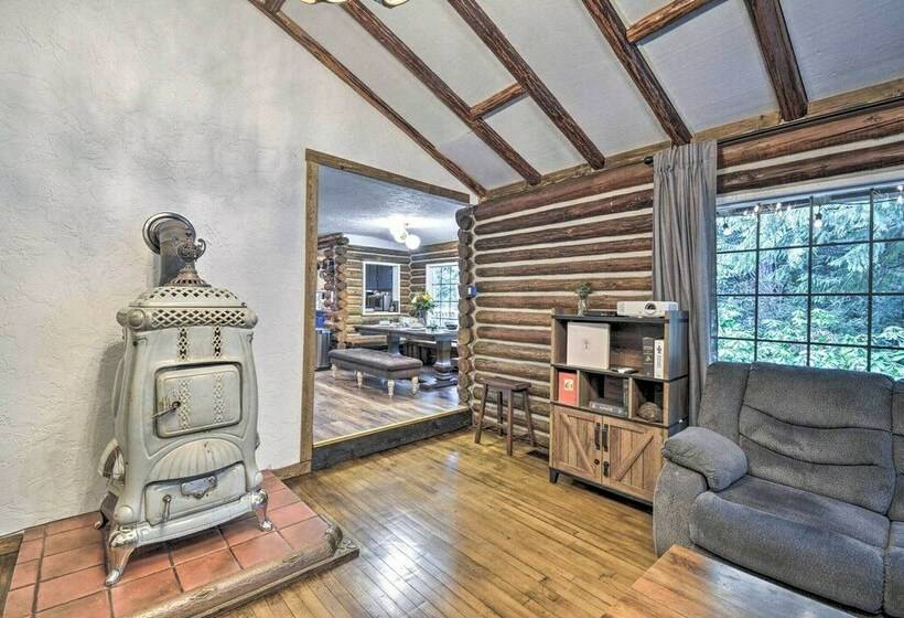 Cozy Seabeck Hideaway W/ Hot Tub & Fire Pits