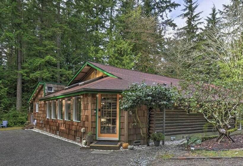 Cozy Seabeck Hideaway W/ Hot Tub & Fire Pits