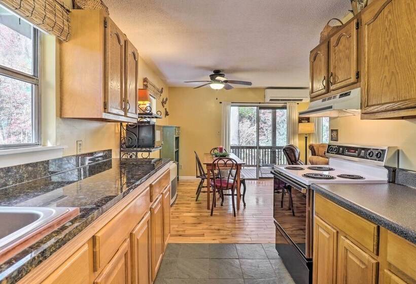 Creekside Retreat W/ Deck, 18 Miles To Wolf Ridge