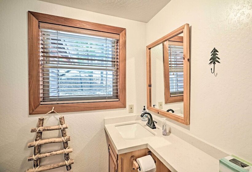 5 Mi To Hiking: Custom Cabin W/ Deck In Arnold!