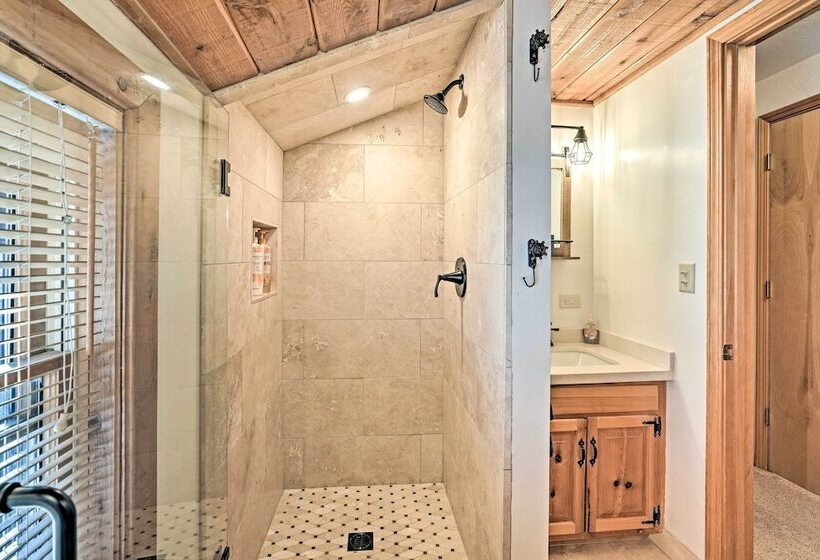 5 Mi To Hiking: Custom Cabin W/ Deck In Arnold!