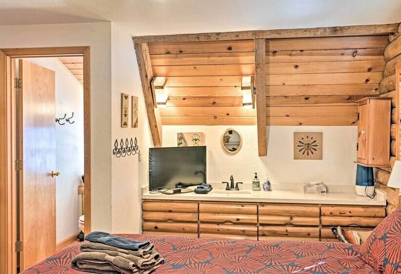 5 Mi To Hiking: Custom Cabin W/ Deck In Arnold!