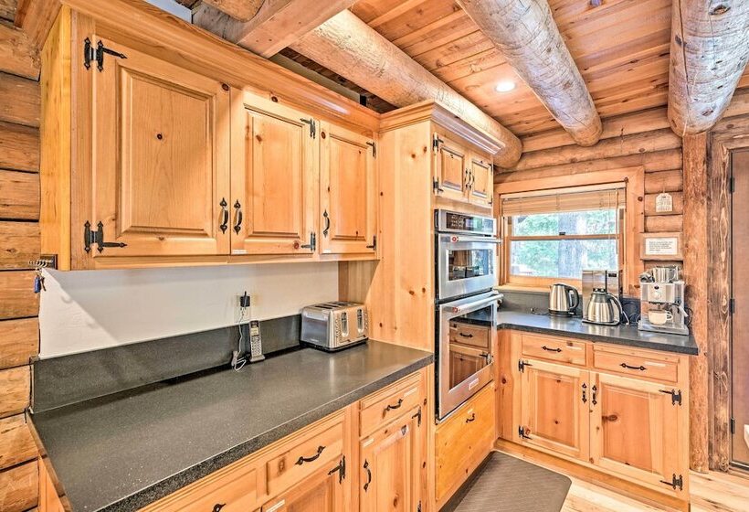 5 Mi To Hiking: Custom Cabin W/ Deck In Arnold!