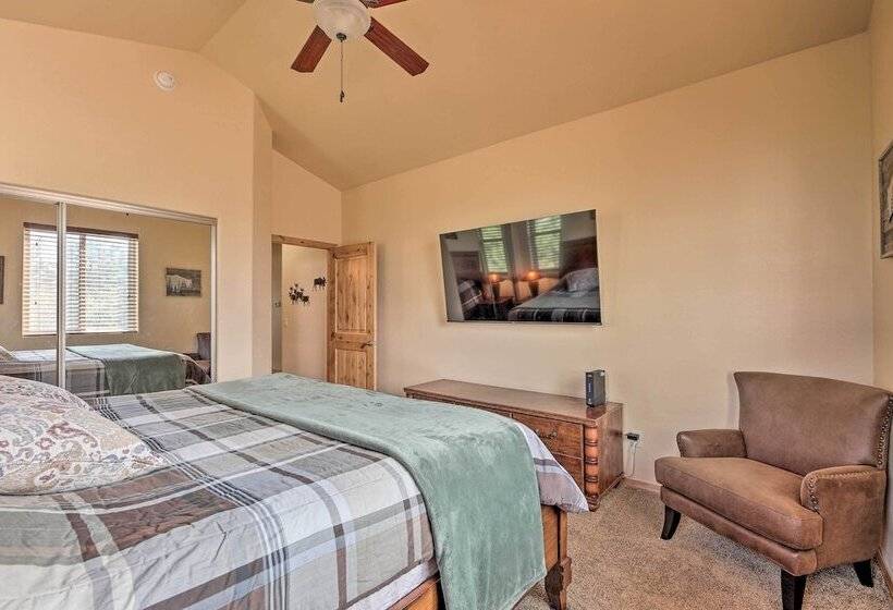 Dog Friendly Show Low Cabin W/ Deck & Views!