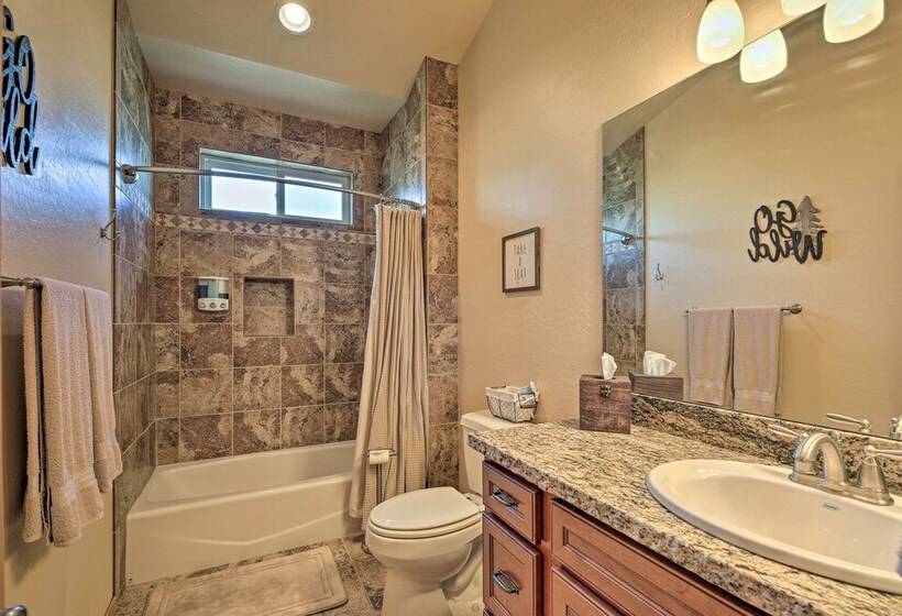 Dog Friendly Show Low Cabin W/ Deck & Views!